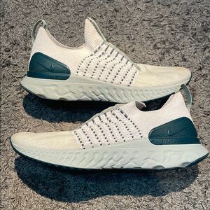 Nike phantom run 2